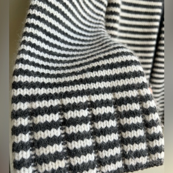 Talbots L Gray/Ivory Stripe Wool Alpaca Blend Clasp Front 3/4 Sleeve Cardigan - Picture 3 of 8